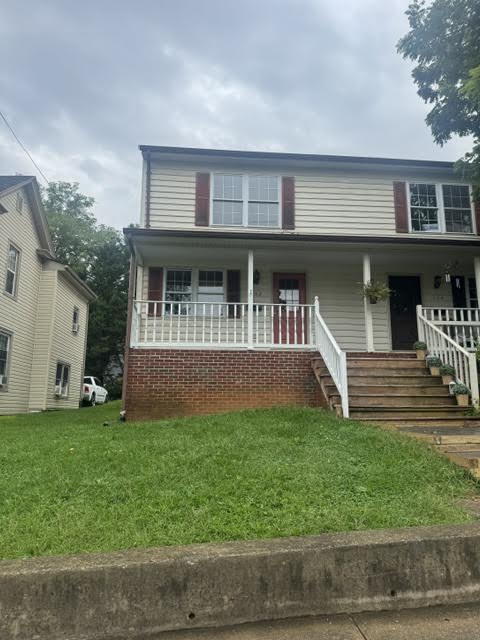 Building Photo - Newly Renovated Duplex in the Heart of Front Royal.
