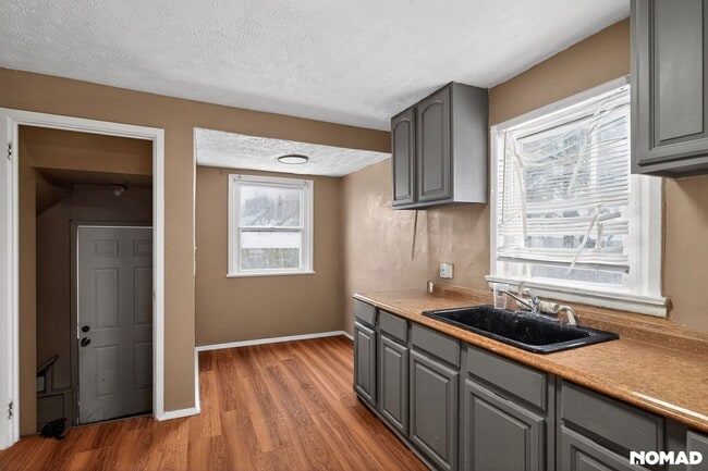 Photo - 3894 E 144th St