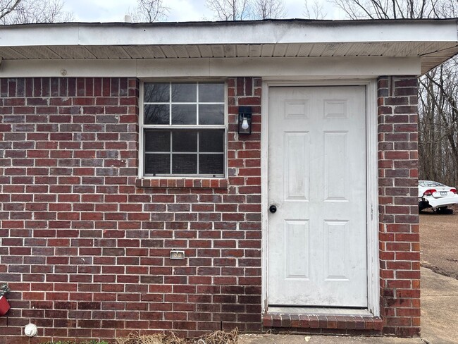 Photo - 330 N Main St