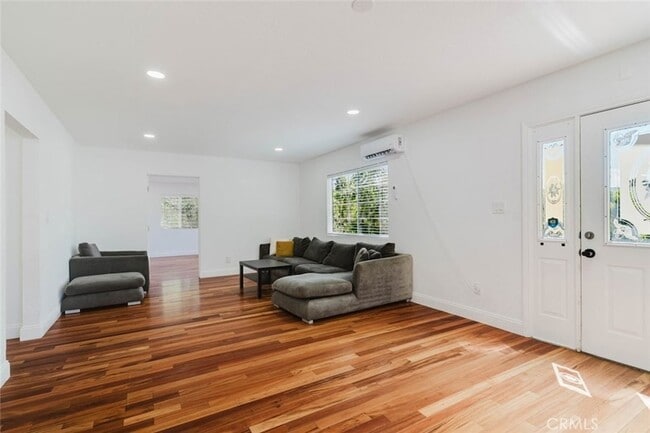 Photo - 13501 Egbert St