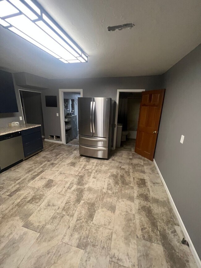 Photo - 2 Bedroom House in Oshkosh!