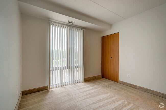 2 habitaciones, 1 baño - 770 pies cuadrados - Dormitorio