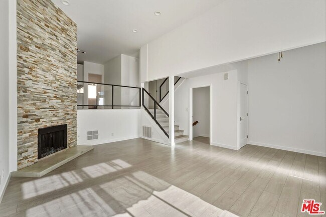 Photo - 5307 Wilkinson Ave