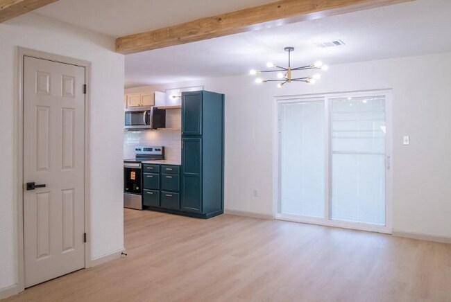 Photo - 7317 NW Compass Dr