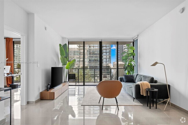 Building Photo - 88 SW 7th St Rental