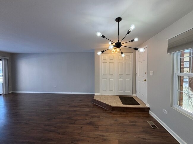 Photo - 367 Sandhurst Cir Unit 5