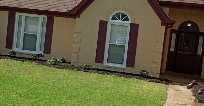 9289 Chimneyrock Blvd.