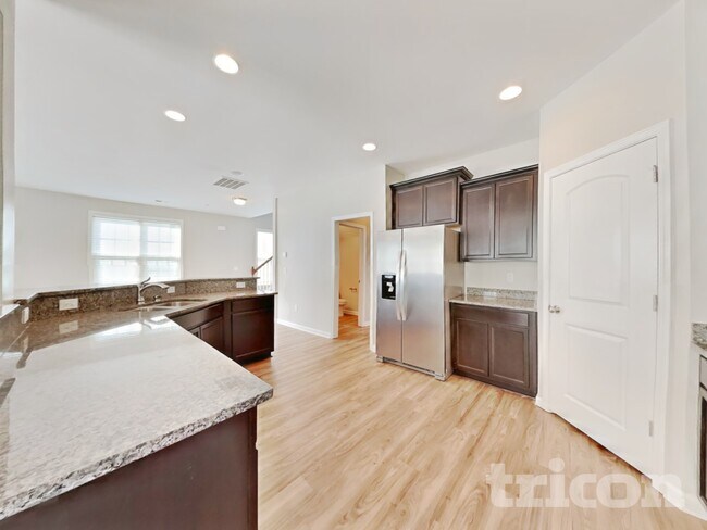 Photo - 127 Dunnsmore Dr