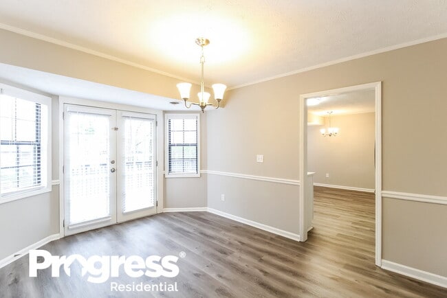 Photo - 1230 Howard Way