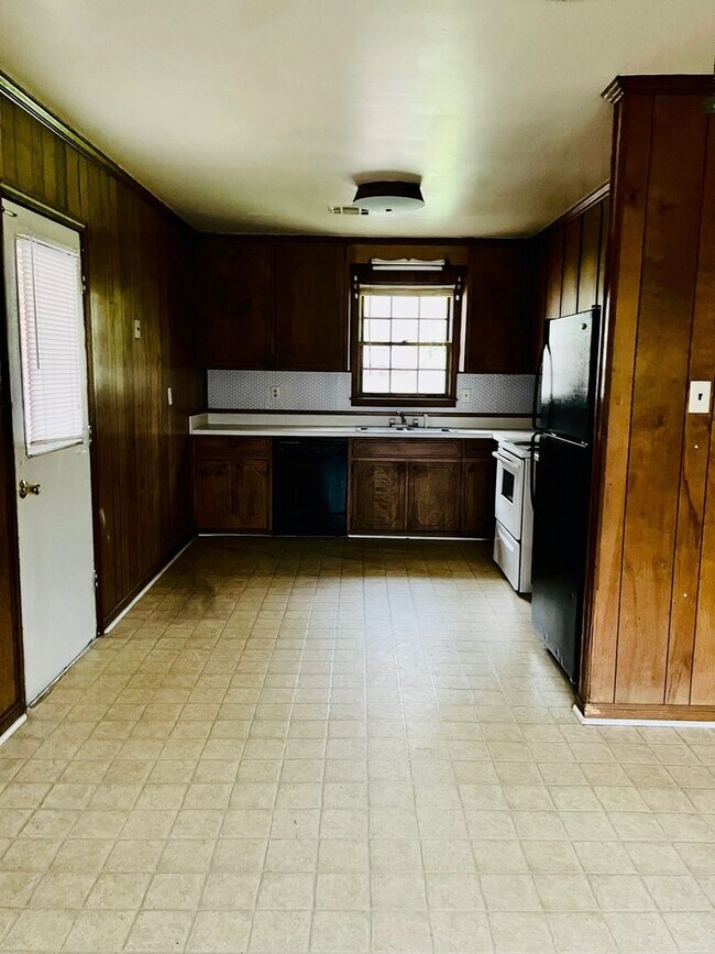 Photo - 3 Bed, 2 Bath Home in Prattville!