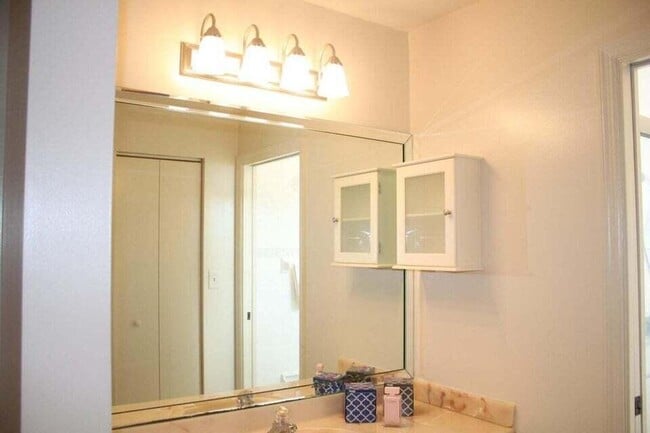 Photo - 221 Bilbao St