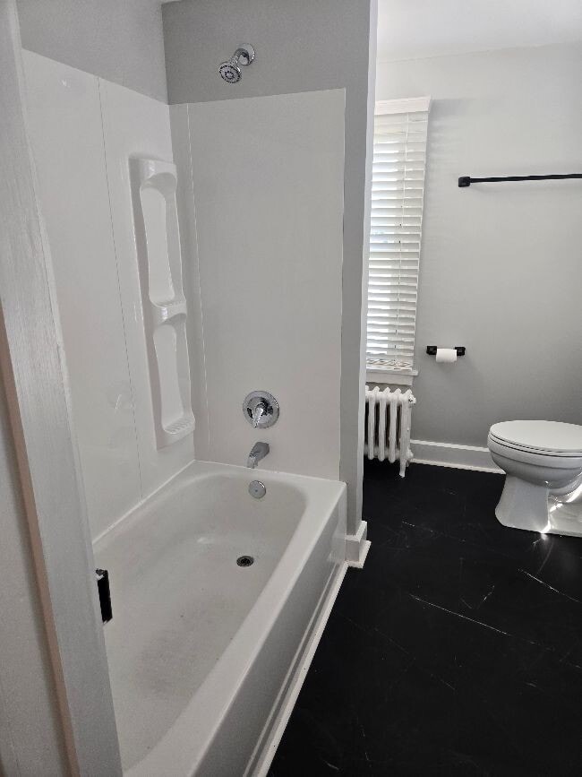 Full bath - 630 Old Waynesboro Rd