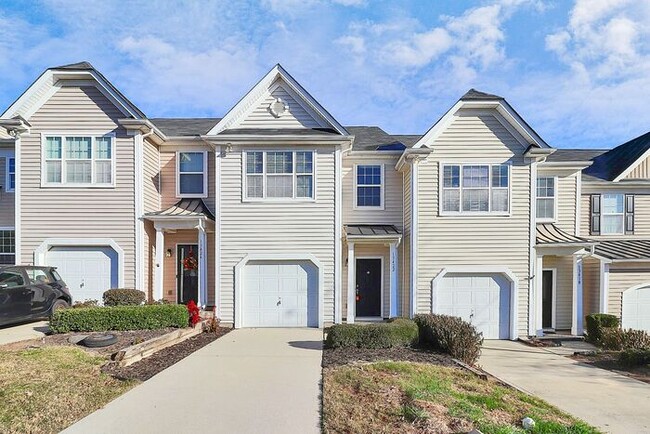 Gorgeous 3BD/2.5BA Townhome in Steele Cree... - Gorgeous 3BD/2.5BA Townhome in Steele Cree...