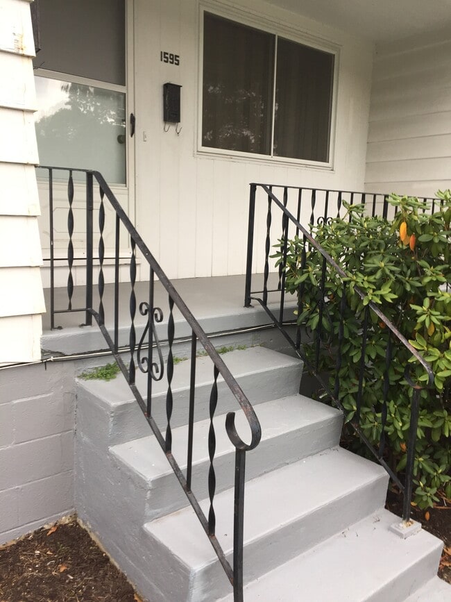 Photo - 1595 Garman Road