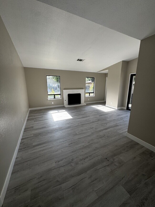 Photo - Newly Renovated 2-Bed, 2-Bath Condo at 3559 Guadalupe