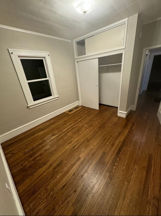 Photo - 2507 B Ave NE