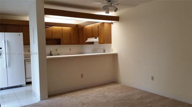 Photo - 825 Center St