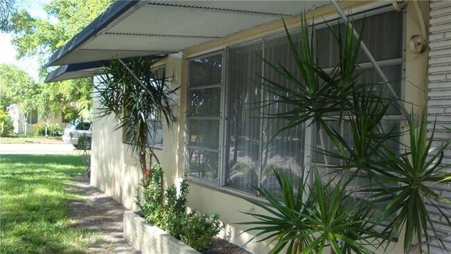 Photo - 1201 S 19th Ave Unit 2