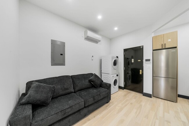 Photo - 2458 Lorillard Pl Unit 2