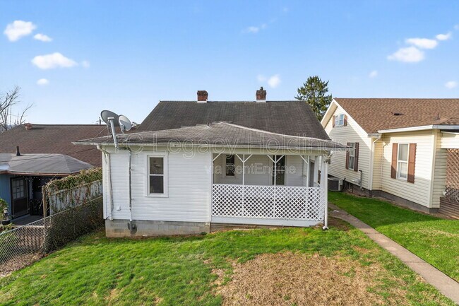 604 Hart St