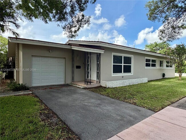 Photo - 1415 Genoa St