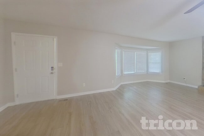 Photo - 120 Elberta Dr