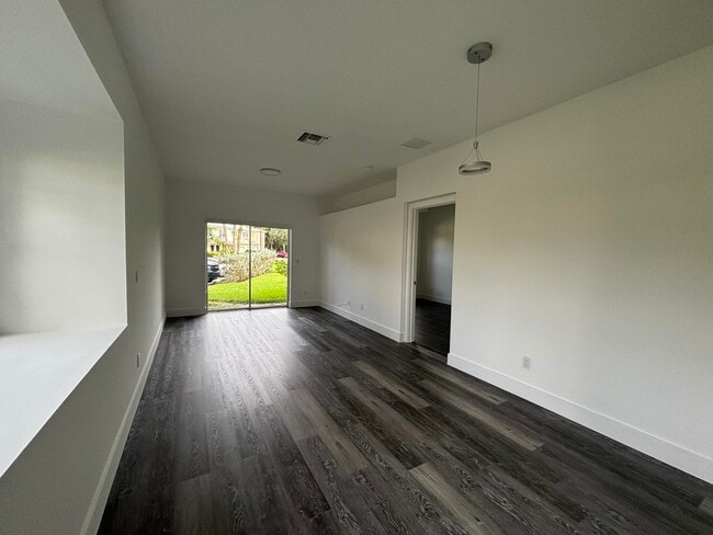 Photo - 2630 Creekside Dr