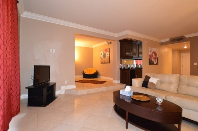 Photo - Meridian 2Bdr | 2Bath Luxury Condo w/Den, Valencia floor plan. Unit 137
