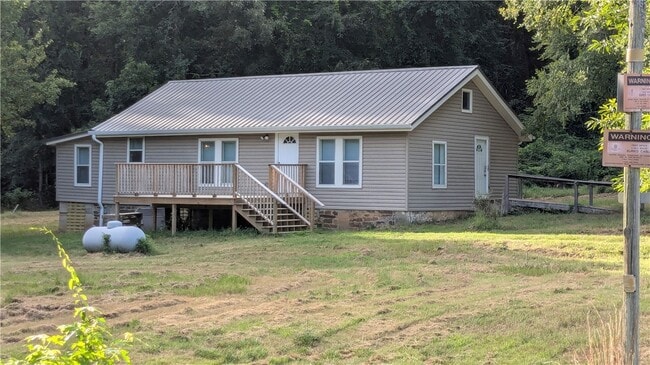 Building Photo - 321 White Rd