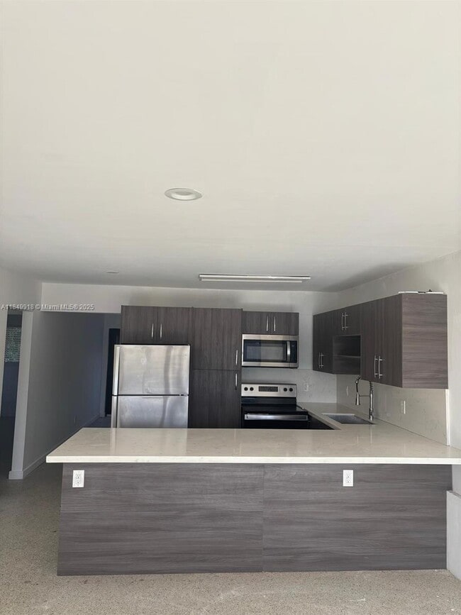 Photo - 250 SW 10th Ave Unit 1-2