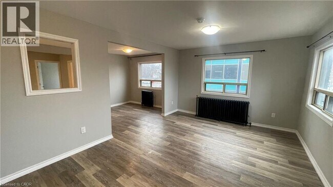 Photo - 468 Main St E Unité 5