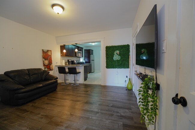 Photo - 542 41st St Unit 2