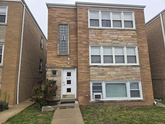 Building Photo - 6306 W Belmont Ave Rental