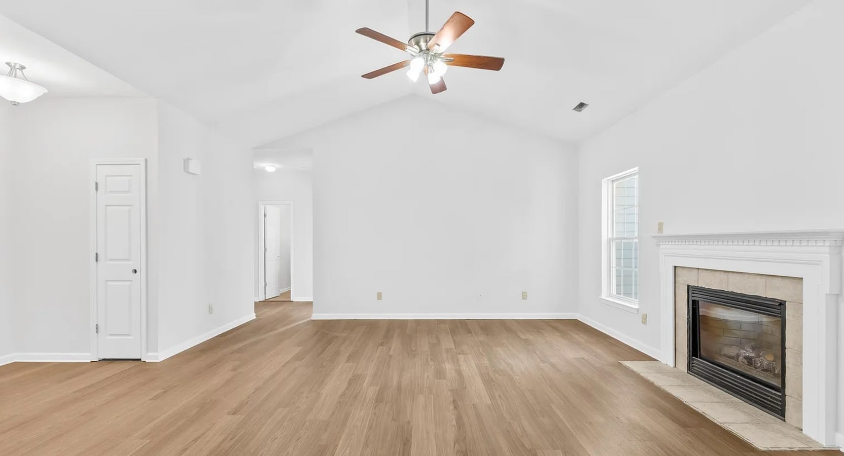 Photo - 6200 Trevor Simpson Dr