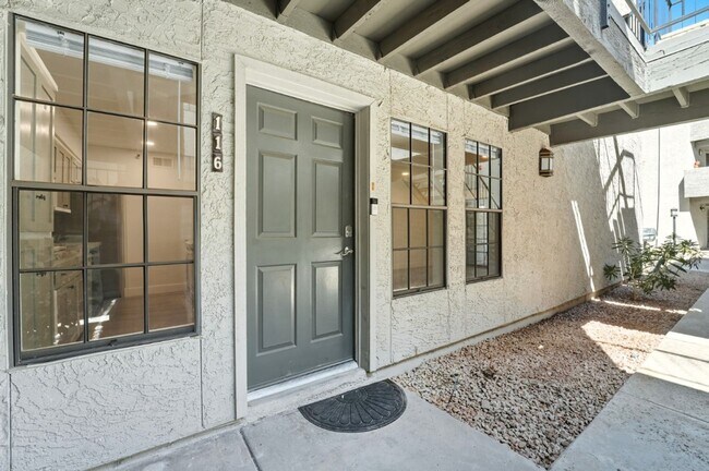 Building Photo - Stunning 2-bedroom, 2-bathroom home in the... Unit 116