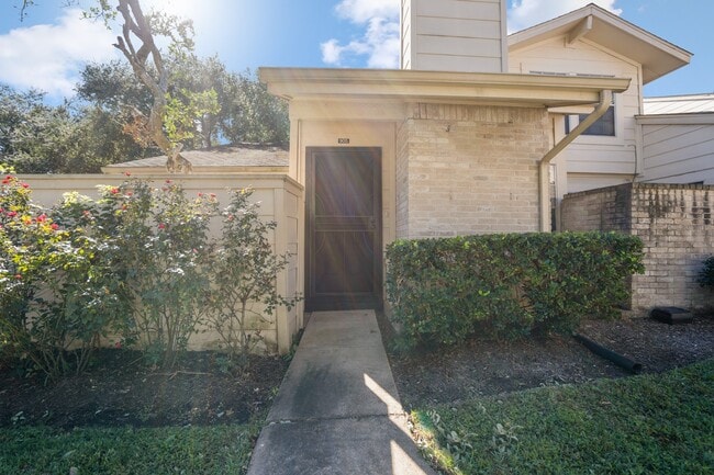 Building Photo - 13002 Leader St Unit 905 Rental