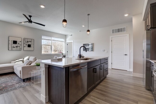 Photo - 1208 Quitman St