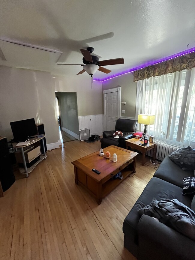 Photo - Huge 4 bed 1 bath very close to Water St. and UWEC!