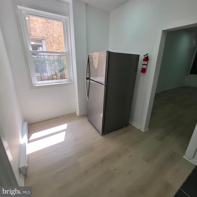 Photo - 1617 Wakeling St
