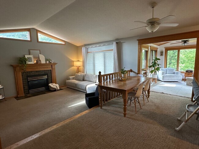 Photo - 4965 Credit River Dr