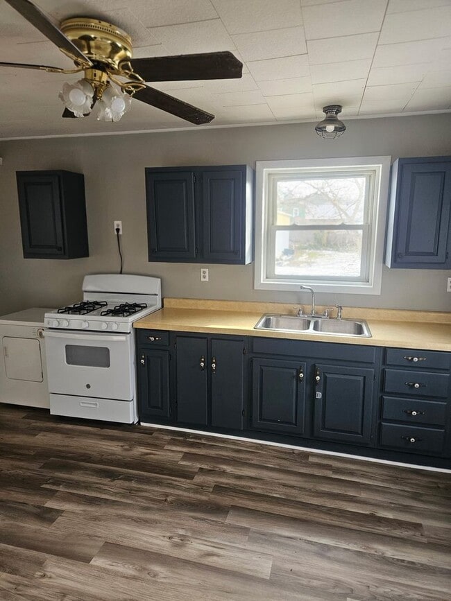 Building Photo - 21 Union St Unit 2