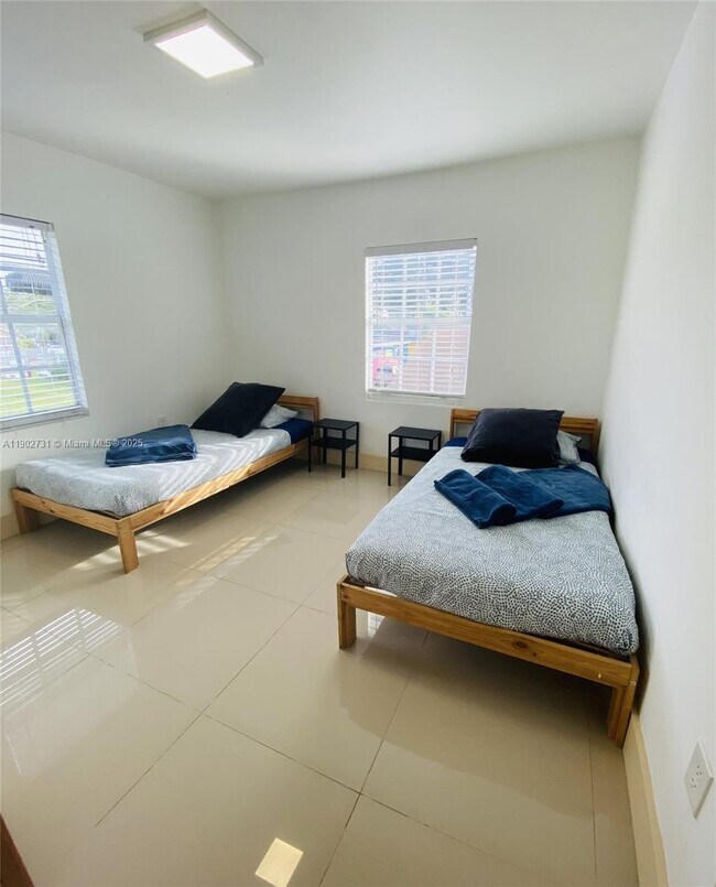 Photo - 227 NW 34th St Unit 3