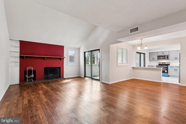 106 Harvest Ln Unit 206