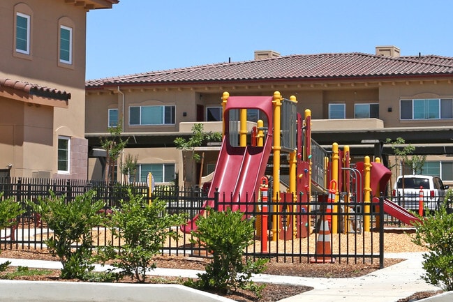 Photo - Legacy Commons