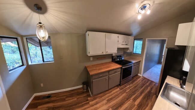 Kitchen - 19124 61st Place NE