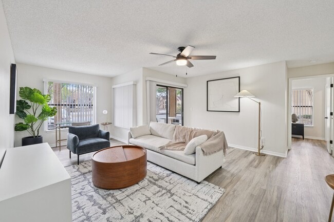 Photo - Oasis Naples Apartments