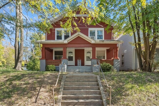 Building Photo - 3 Bedroom Home For Rent
