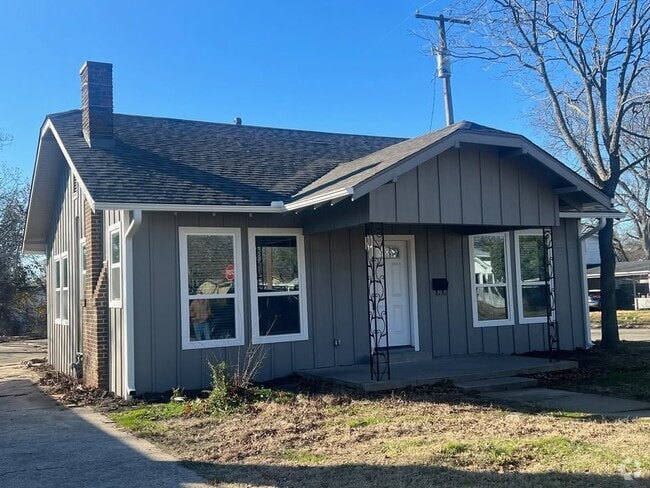Building Photo - 822 W Fischer St Unit 2 Rental