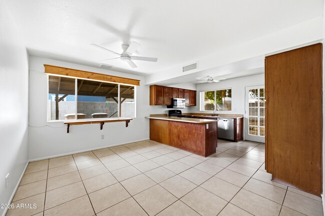 Photo - 8520 W Alice Ave