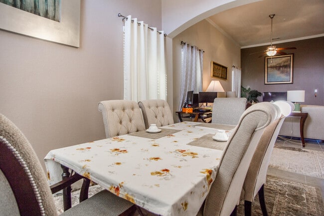 Photo - 145 Pincea Pl